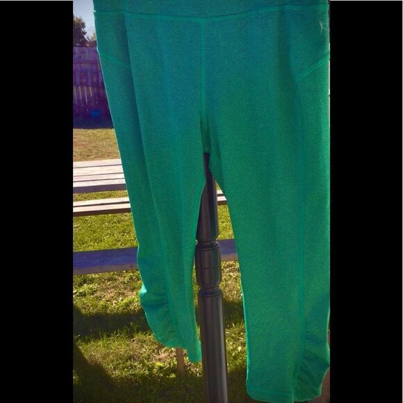 Danskin Now Capris Leggings - Picture 3 of 3